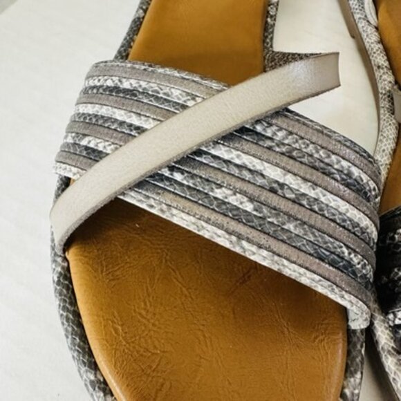 Olivia Miller Women Sandals Kailey Pewter Snakeskin Style Buckle Flats Size 11 - Picture 3 of 16